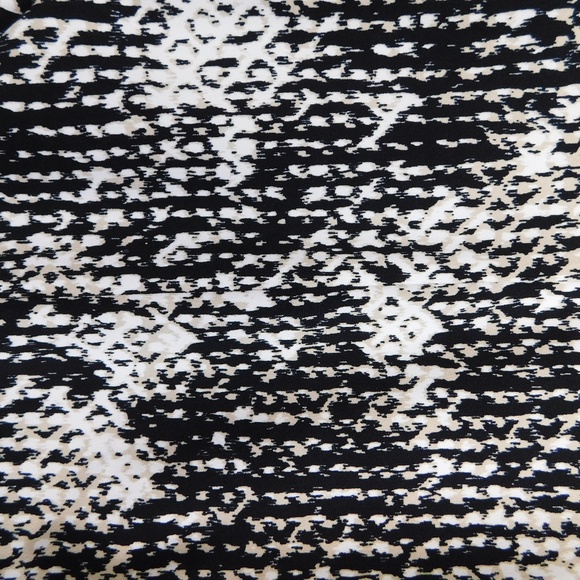 Vince Camuto V Neck Ruched Sleeveless Top - Picture 2 of 4